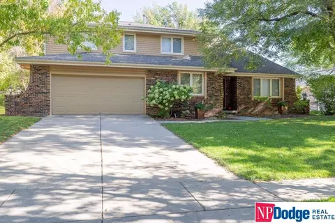 2410 S 76th St, Lincoln, NE 68506