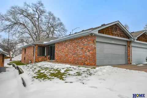 5444 Pioneers Blvd #2, Lincoln, NE 68505