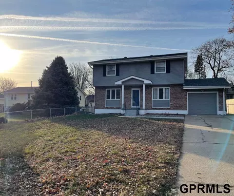 12123 Bel Dr, Omaha, NE 68144