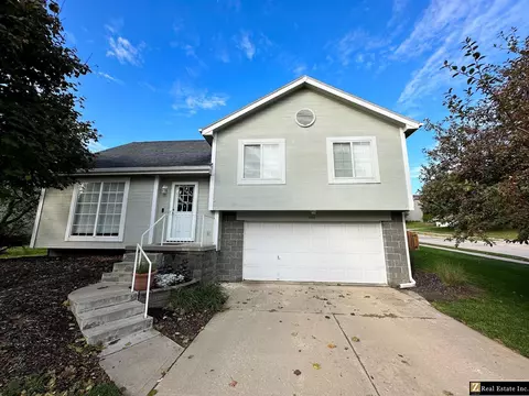 4686 N 149th St, Omaha, NE 68116