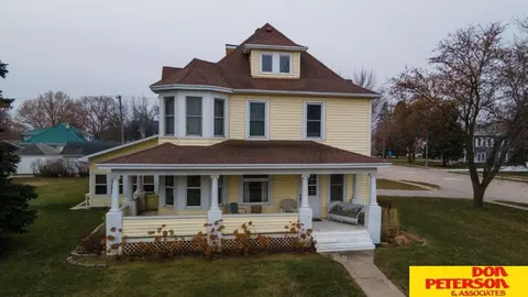 313 W Main St, Hartington, NE 68739