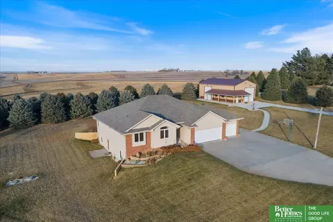 24508 Mahogany Rd, Underwood, IA 51576