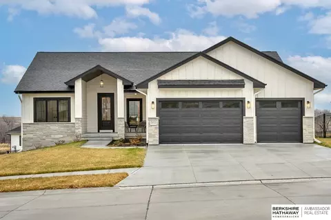 5413 N 206 St, Elkhorn, NE 68022