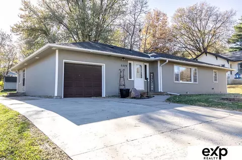 2229 Grant St, Blair, NE 68008