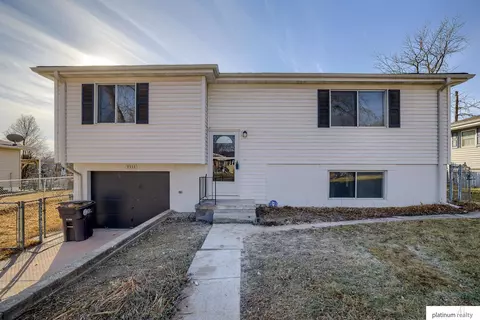 9333 Redman Cir, Omaha, NE 68134