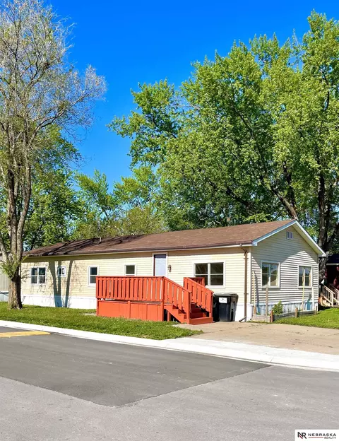 200 Dawes Ave, Lincoln, NE 68521