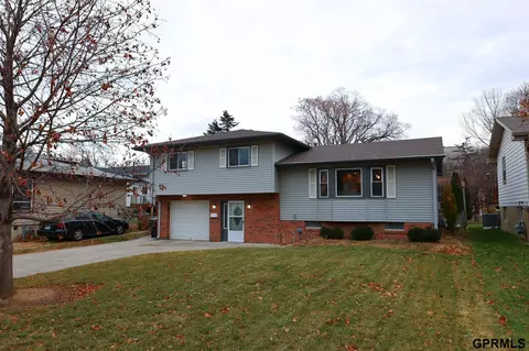 3509 S 49 St, Omaha, NE 68106