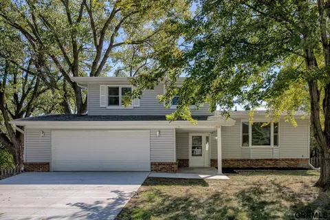 6111 S 135 St, Omaha, NE 68137