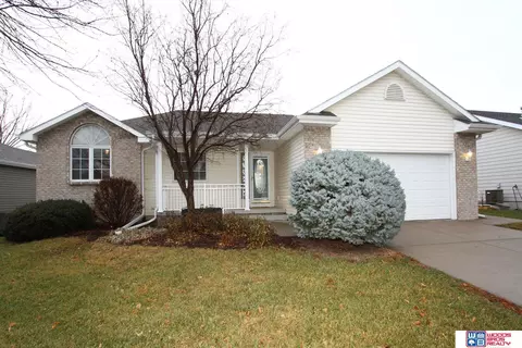 3618 Diablo Dr, Lincoln, NE 68516