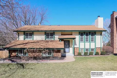2910 Daniell Cir, Bellevue, NE 68123