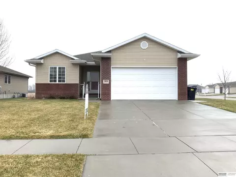 2804 Laverna St, Fremont, NE 68025