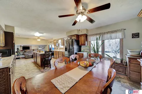 102 Regency Dr, Beatrice, NE 68310 photo 12