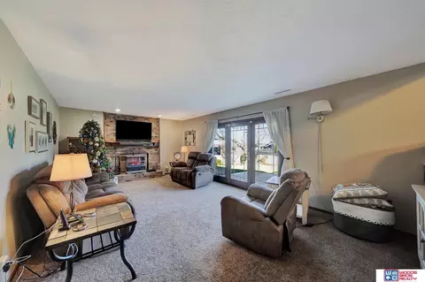 102 Regency Dr, Beatrice, NE 68310 photo 28