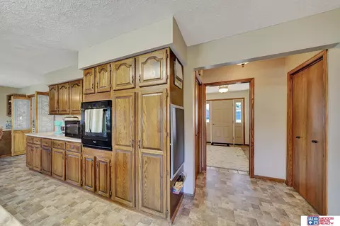 102 Regency Dr, Beatrice, NE 68310 photo 19