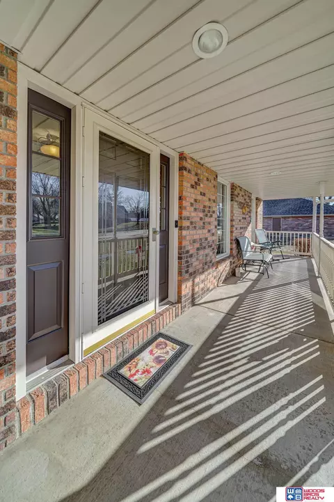102 Regency Dr, Beatrice, NE 68310 photo 5