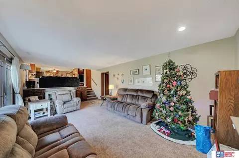 102 Regency Dr, Beatrice, NE 68310 photo 27