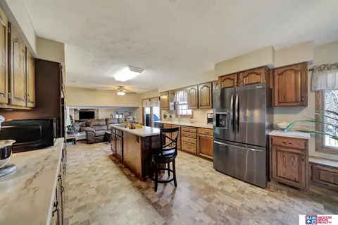 102 Regency Dr, Beatrice, NE 68310 photo 15