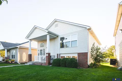 7721 S 16th St, Lincoln, NE 68512