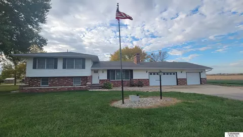 63805 730 Rd, Auburn, NE 68305