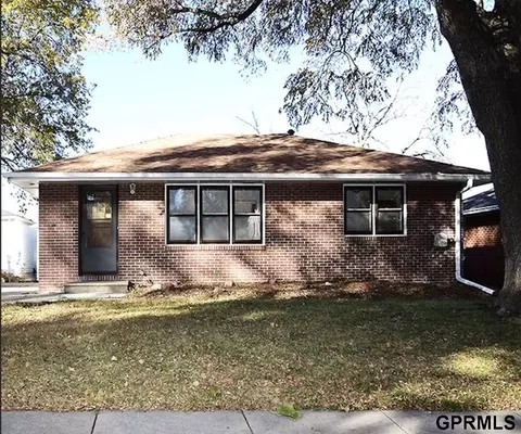 1927 N 57 St, Lincoln, NE 68505