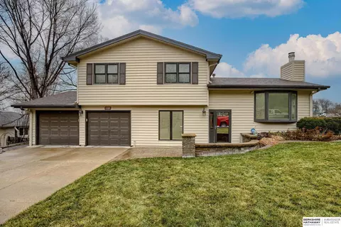 805 N 88 Ave, Omaha, NE 68114