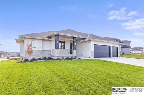 4205 S 219 St, Elkhorn, NE 68022