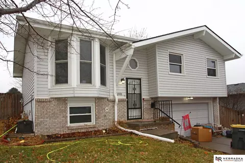 1931 NW 50th St, Lincoln, NE 68528