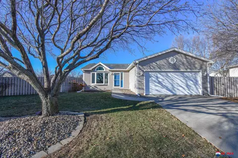 1531 W Lake Ct, Lincoln, NE 68522