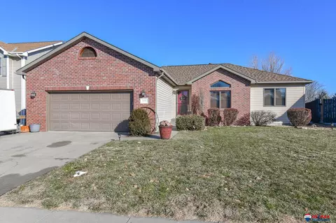 5430 NW 4th St, Lincoln, NE 68521