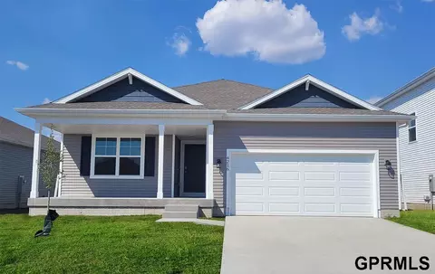 20560 Emiline St, Omaha, NE 68136