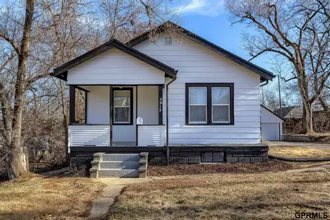 3915 N 40 St, Omaha, NE 68111