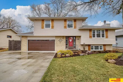 1402 W Dakota St, Fremont, NE 68025