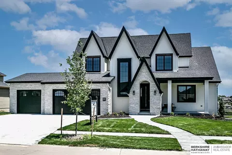 2731 N 181st St, Elkhorn, NE 68022