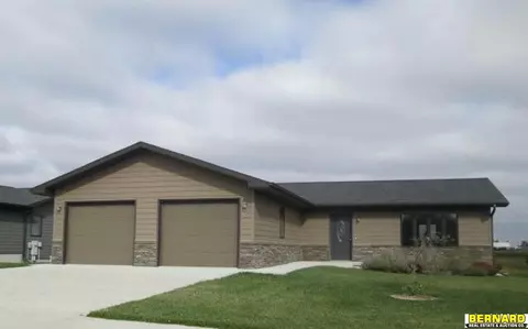 402 W 31st St, Falls City, NE 68355
