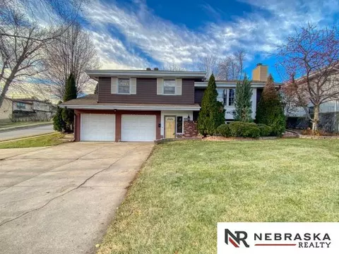 3806 N 93rd St, Omaha, NE 68134