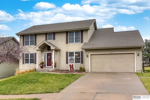 2521 N 165 Ave, Omaha, NE 68116