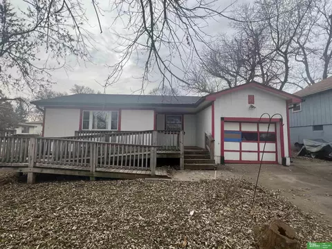 8803 S Glenview Dr, La Vista, NE 68128