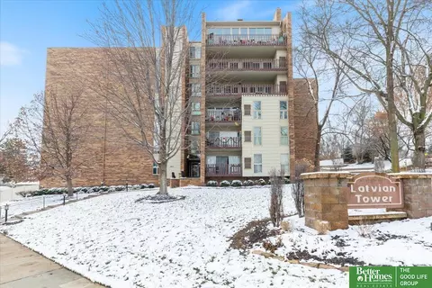 3003 Paddock Plz #311, Omaha, NE 68124