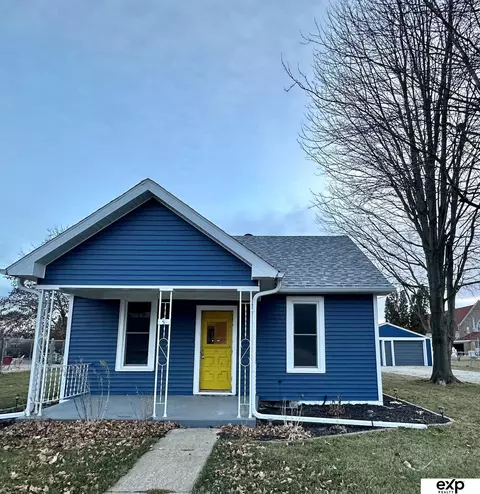 2023 Catalpa St, Elk Horn, IA 51531