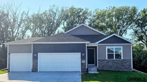 8114 N 170th Ter, Bennington, NE 68007