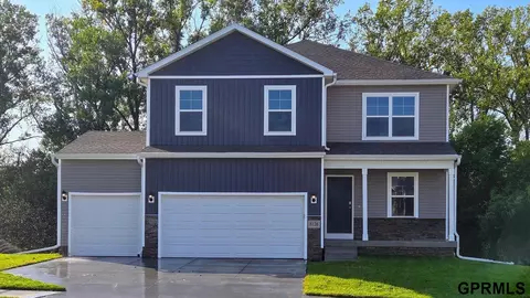 8126 N 170th Ter, Bennington, NE 68007