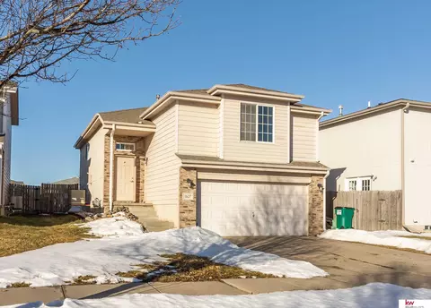 1607 SW 30 St, Lincoln, NE 68522