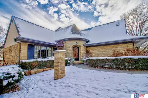 924 Moraine Dr, Lincoln, NE 68510
