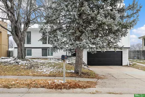15106 Burt St, Omaha, NE 68154