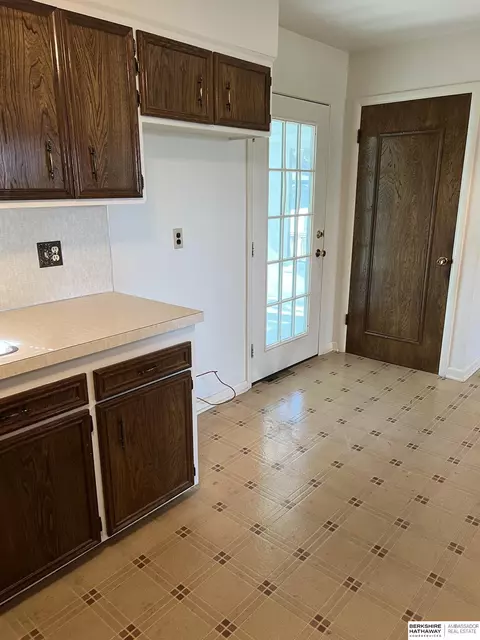 10323 Wright St, Omaha, NE 68124 photo 5