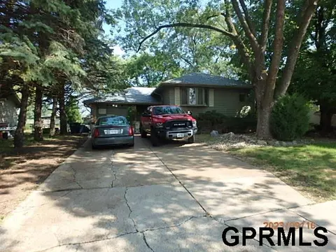 9424 Sprague St, Omaha, NE 68134