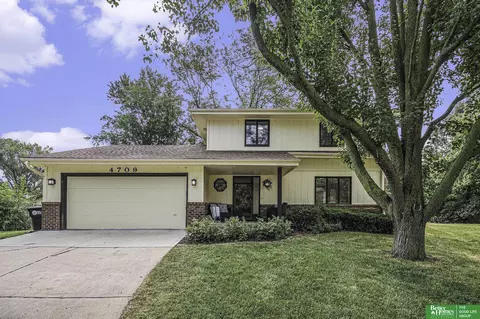 4709 N 112th Cir, Omaha, NE 68164