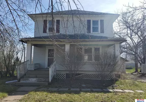 517 N 13th St, Tekamah, NE 68061