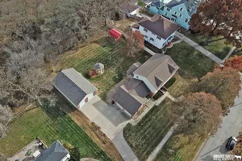 442 N 6th St, Tecumseh, NE 68450