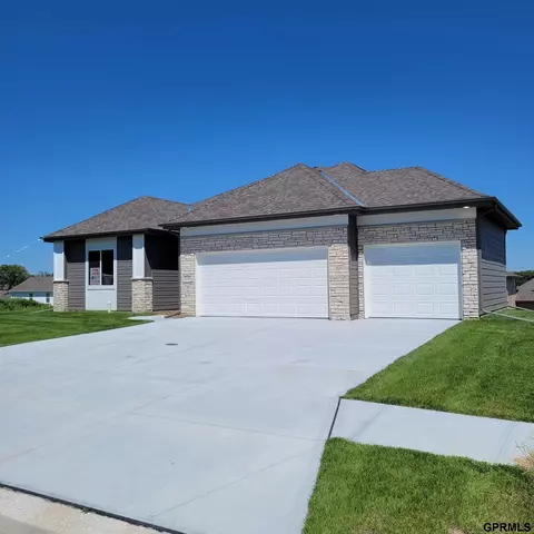 12107 S 44 St, Bellevue, NE 68123